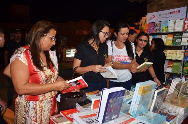 CMST APROVA PROJETO DE INCENTIVO A COMPRA DE LIVROS POR PROFESSORES