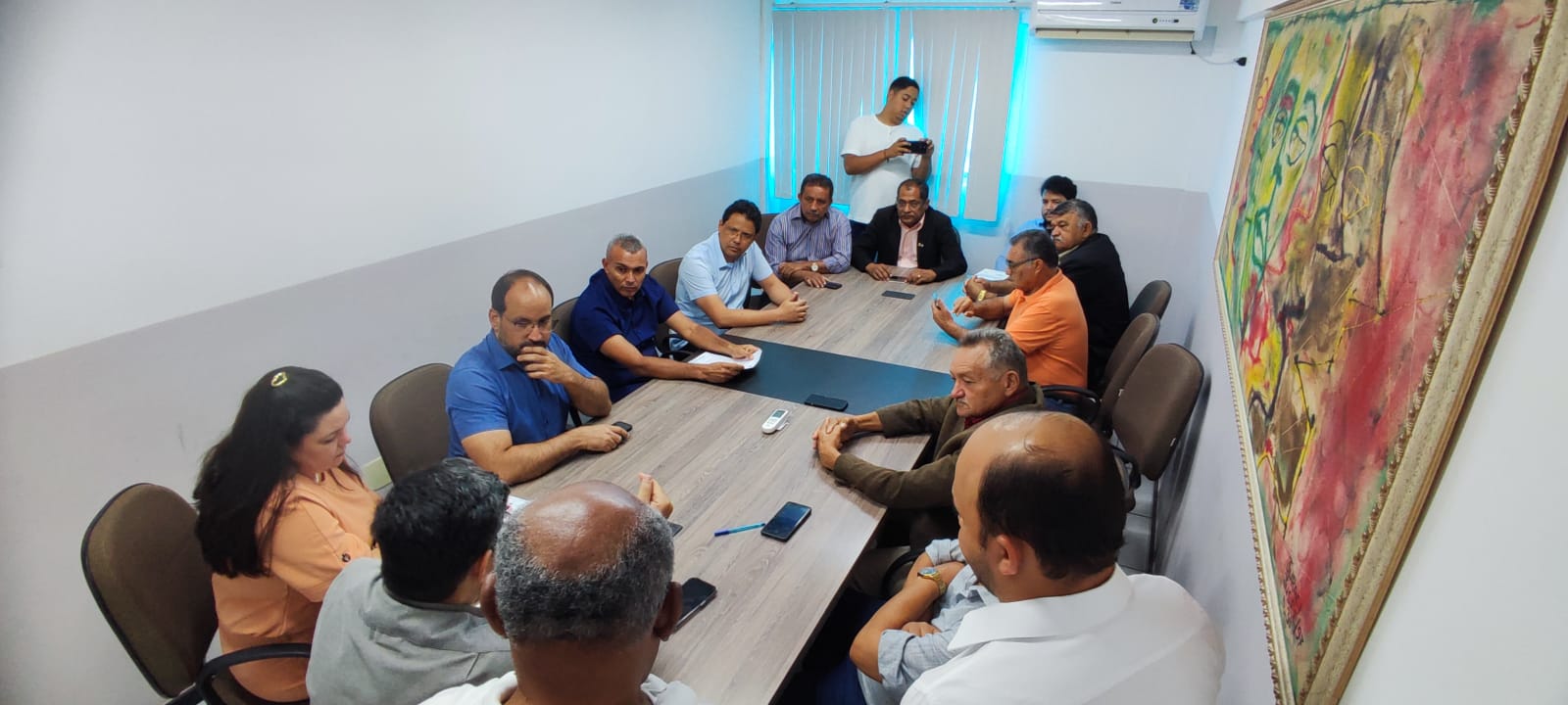 Vereadores discutem contratações temporárias e isenção de taxa de iluminação