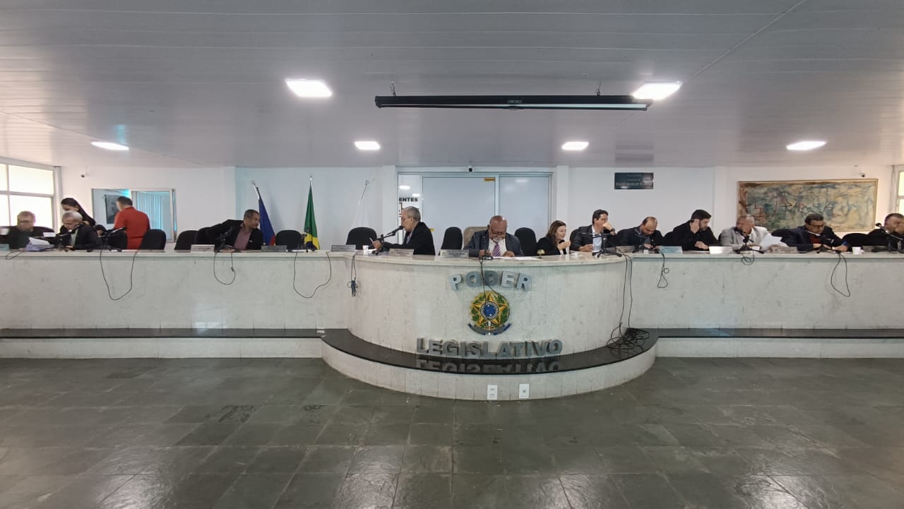 Câmara aprova moções, concede títulos e avança com projetos legislativos